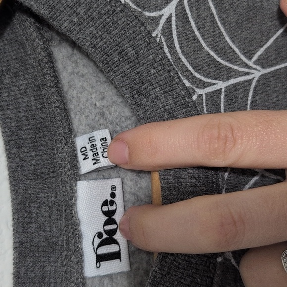 Doe Gray Crewneck Sweatshirt with Spider Web Design women's size Medium - Picture 4 of 11